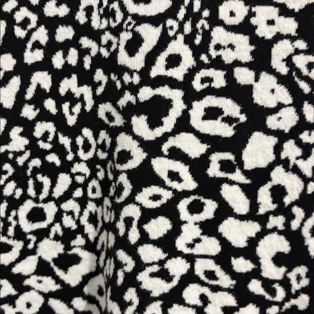 Dana Buchman Monochrome Leopard Print Cardigan - Picture 4 of 5